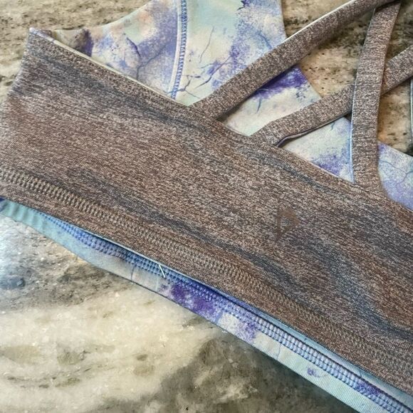 Ivivva Reversible Sports Bra - Picture 3 of 5